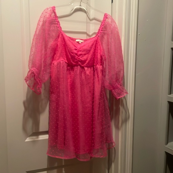 Dresses & Skirts - Pink dress with puff sleeves